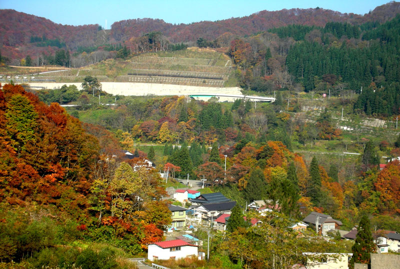 晩秋の田麦俣の写真